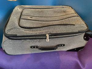 lot 84 image: London Fog Herringbone Wheeled Suitcase - 20