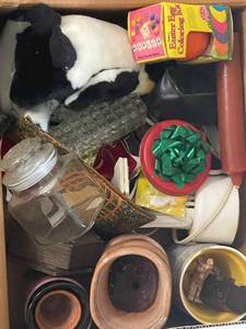 lot 100 image: Assortment of Vintage and Holiday Items - Box Lot