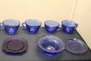 lot 80 image: Collection of 9 Colored Glass Cups and Dishes