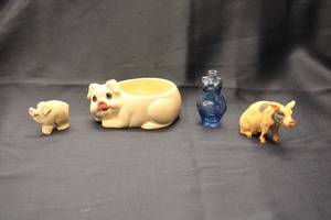 lot 92 image: Collection of 4 Vintage Pig Figurines and Planter