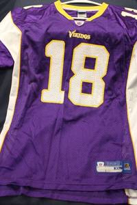 lot 128 image: Minnesota Vikings K. Robinson #18 Jersey - XL Size