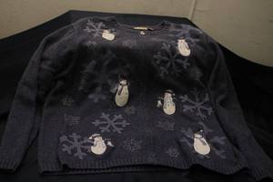 lot 153 image: Croft & Barrow Womens 3X Snowman Sweater with Snowflake Design