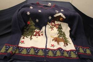 lot 154 image: Croft & Barrow XL Christmas Sweater with Holiday Decorations