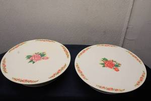 lot 163 image: Set of 2 Swiss Musical Happy Birthday Cake Plates with Floral Design
