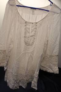 lot 185 image: Charter Club Womens Size 3X White Blouse with Embroidery