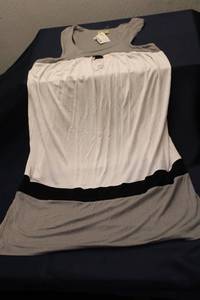 lot 194 image: Ella Moss Womens Size S Sleeveless Top with Black Trim