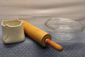 lot 40 image: Set of 3 Vintage Kitchen Items Ceramic Pot, Wooden Rolling Pin, Glass Bowl with Lid