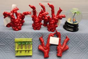 lot 70 image: Set of 6 Red Coral Decor Pieces and Snow Globe with Clown Figurine