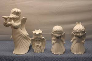 lot 77 image: Collection of 4 Vintage Angel Figurines in White Ceramic