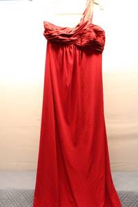 lot 178 image: Davids Bridal Red Formal Gown Size 6