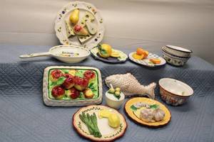 lot 218 image: Collection of Vintage Ceramic Fruit and Vegetable Plates and Bowls