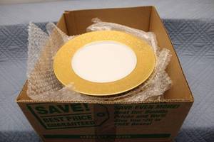 lot 282 image: Set of 7 Decorative Plates with Gold Floral Design