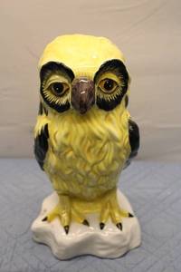 lot 305 image: Vintage Meiselman Ceramic Owl Figurine Yellow Black Details