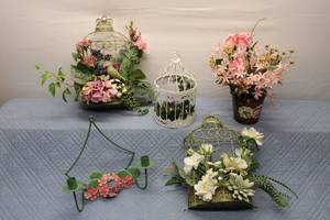 lot 334 image: Assorted Decorative Floral Arrangements and Birdcage Displays