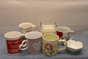lot 362 image: Collection of 6 Unique Mugs and Candle