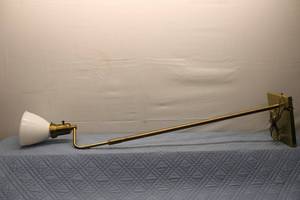 lot 385 image: Vintage Brass and White Glass Table Lamp with Adjustable Arm