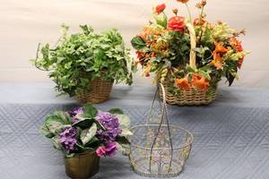 lot 396 image: Set of 2 Artificial Flower Arrangements in Woven Baskets