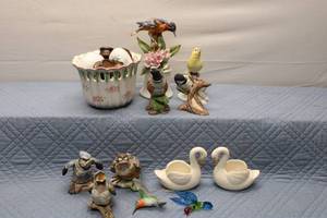 lot 400 image: Collection of Decorative Bird Figurines and Painted Eggs