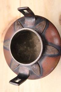 lot 276 image: Vintage Decorative Copper Pot with Handle and Stand