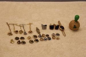 lot 350 image: Lot of Vintage Mens Accessories - Cufflinks, Tie Clips, and Buttons