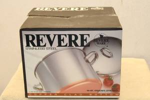 lot 389 image: Revere Stainless Steel 10-Quart Covered Stockpot with Copper Clad Bottom