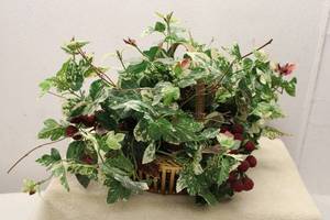 lot 398 image: Decorative Faux Floral Arrangements in Baskets