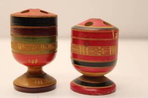 lot 502 image: Vintage Mexican Wooden Maracas Set of 2