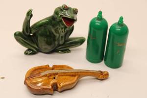 lot 519 image: Collection of Vintage Ceramic Frog Figurine and Two Green Canisters