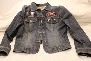 lot 525 image: St. Paul Harley-Davidson Denim Jacket with Decorative Pins Size L