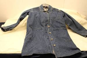 lot 526 image: Christopher & Banks Medium Denim Outerwear Jacket with Pockets