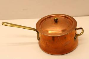 lot 537 image: Vintage Copper Saucepan with Lid and Brass Handles