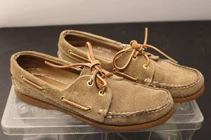 lot 562 image: Gently Used Brown Suede Boat Shoes With Laces