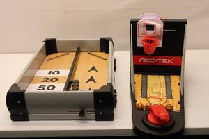 lot 586 image: REC-TEK Arcade Basketball Shooting Game with Scoreboard