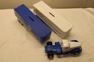 lot 604 image: Two Vintage Die-Cast Truck Trailers with 1991 and Chevrolet Designs