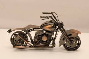 lot 631 image: Metal Motorcycle Sculpture - Detailed Handcrafted Art Piece