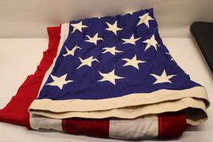 lot 637 image: Vintage American Flag Bunting - Made in USA