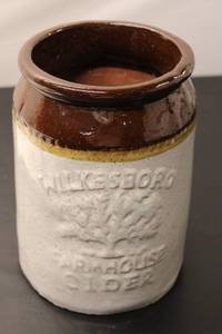 lot 648 image: Vintage Wilkesboro Farmhouse Cider Stoneware Jug