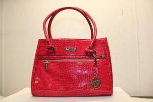 lot 678 image: Anne Klein Red Faux Crocodile Handbag with Accessories
