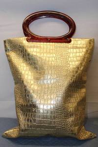 lot 739 image: Vintage Gold Crocodile-Patterned Handbag with Wooden Handle