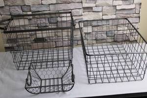 lot 20 image: Set of 3 Vintage Wire Storage Baskets in Black