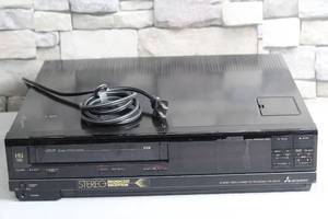 lot 27 image: Mitsubishi HS-421UR Stereo Video Cassette Recorder - Vintage VCR