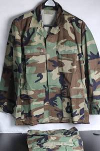 lot 30 image: Military Camouflage Combat Uniform - Small Regular Size