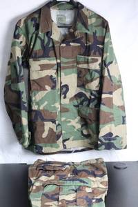 lot A-31 image: Military Camouflage Combat Uniform - Large Regular Size