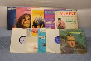 lot 57 image: Collection of 8 Vintage Jazz and Dixieland Vinyl Records
