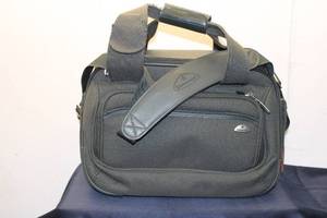 lot 78 image: Samsonite Compact Carry-On Bag with Multiple Pockets
