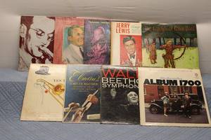 lot 81 image: Collection of 8 Vintage Records Including Jerry Lewis and Tommy Dorsey