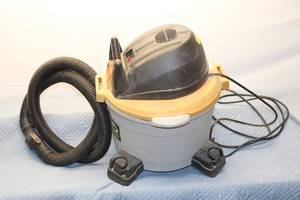 lot 113 image: Used RIDGID 6 Gallon WetDry Vacuum with 2.5 HP Motor
