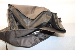 lot 124 image: Cleaning Supplies Kit with Bag, Clips, and Accessories