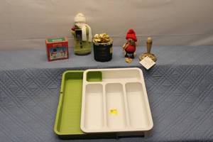 lot 128 image: Joseph Joseph Multi-Section Organizer with Cookie Stamp and Figurine