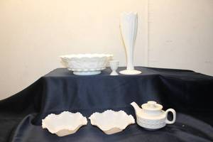 lot 129 image: Vintage White Milk Glass Collection Set with Serving Pieces